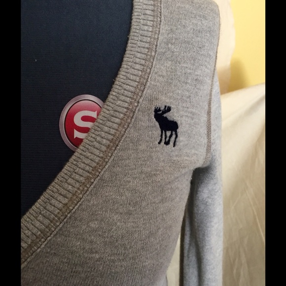 A&F vneck sweater soft cotton size L - Picture 2 of 4