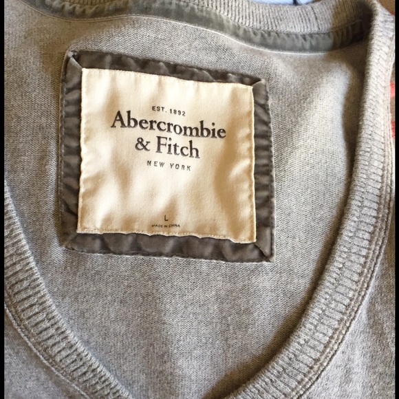 A&F vneck sweater soft cotton size L - Picture 4 of 4