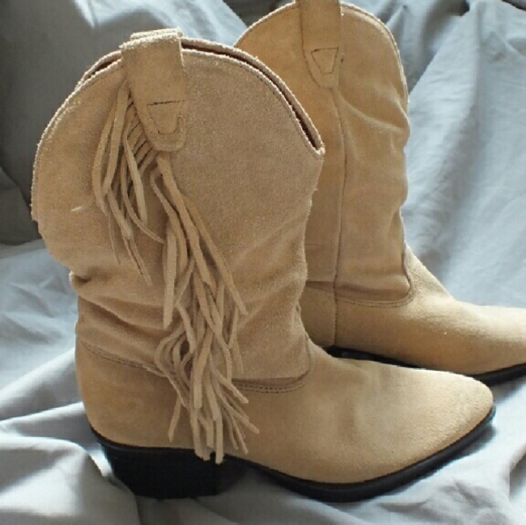 Moving! Everything must go🎉 suede fringe boots