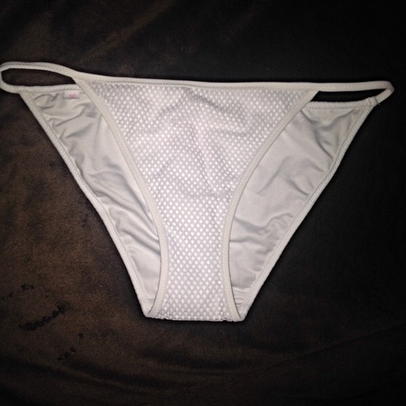 VS WHITE mesh itsy bikini bottoms (M) - Picture 2 of 4