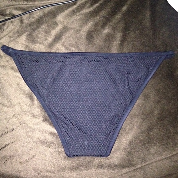 {{SOLD}} VS BLACK mesh it's bikini bottoms (L) - Picture 2 of 4