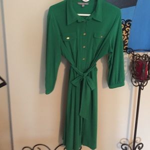 BEAUTIFUL GREEN DRESS!!