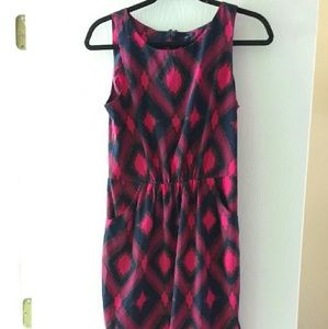 Light weight dress with pockets.