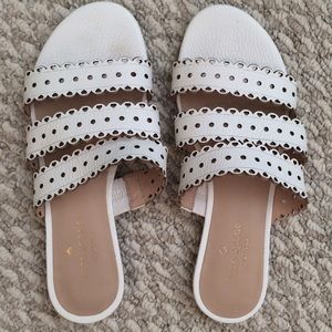 kate spade Shoes - MOVING SALE❗️Kate Spade White Scallop Sandals kate spade Shoes - MOVING SALE❗️Kate Spade White Scallop Sandals