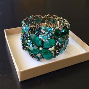 Gorgeous crystal cuff bangle