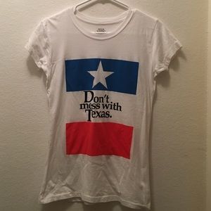 Don't mess with Texas fitted tee