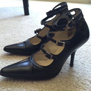 Multi-strap Marc Jacobs pumps!