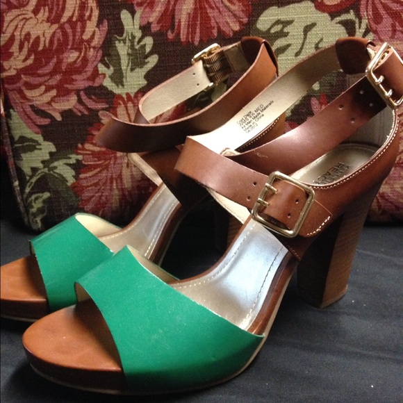 Stacked heel sandal - Picture 1 of 4