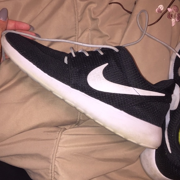 Nike Roshes from Nike ID - Picture 3 of 4