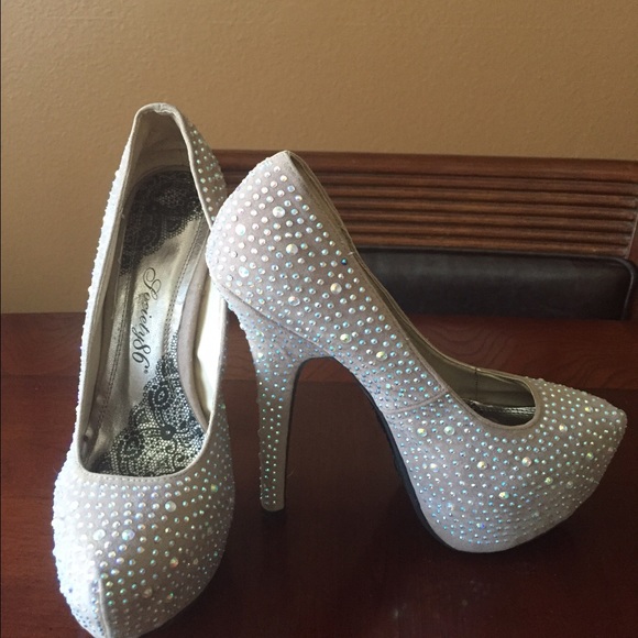 Nude Diamond Studded Stilettos - Picture 3 of 4