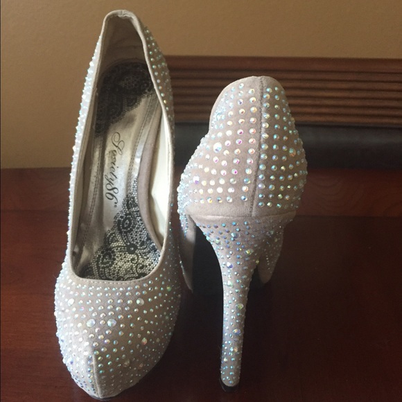 Nude Diamond Studded Stilettos - Picture 4 of 4