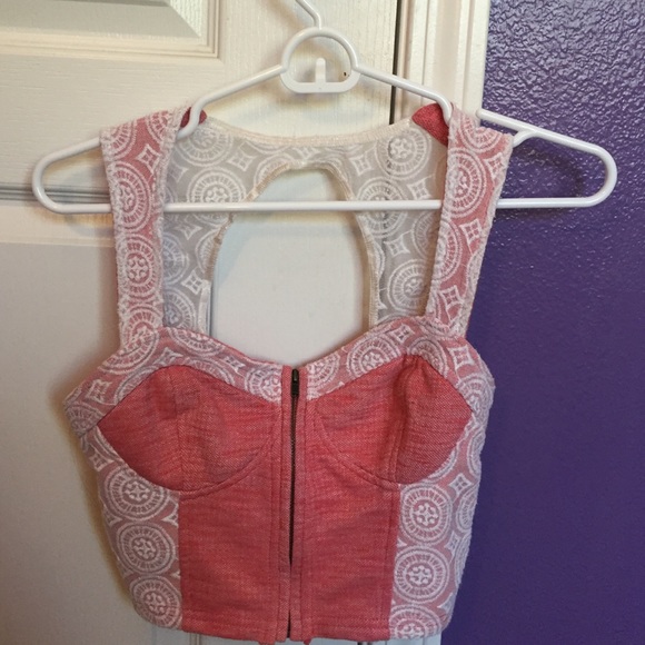 Light pink/White Crop Top