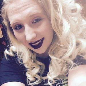 Meet your Posher, Lacey