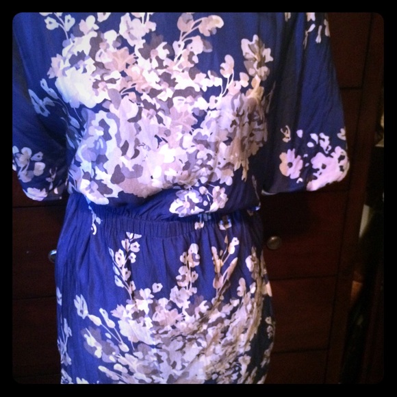 A flower short Express dress