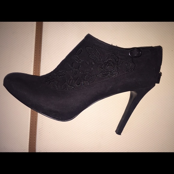 Tahari  booties
