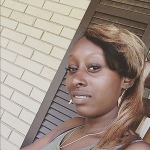 Meet your Posher, Dequetta