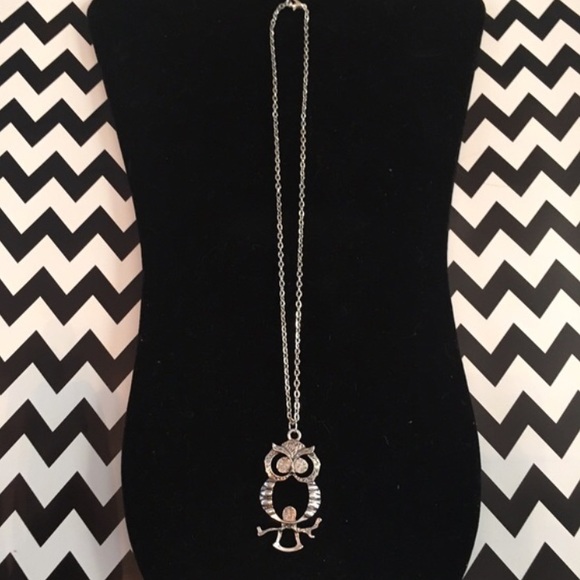 Silver plated owl pendant necklace - Picture 2 of 3