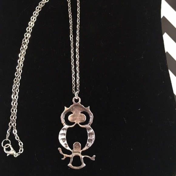 Silver plated owl pendant necklace - Picture 3 of 3