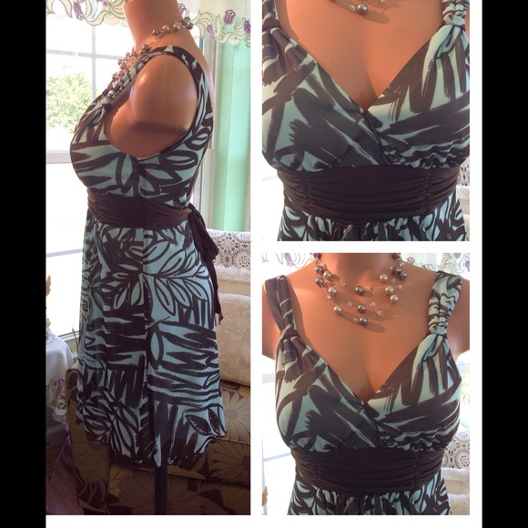 LN Speechless Dress - Picture 2 of 4