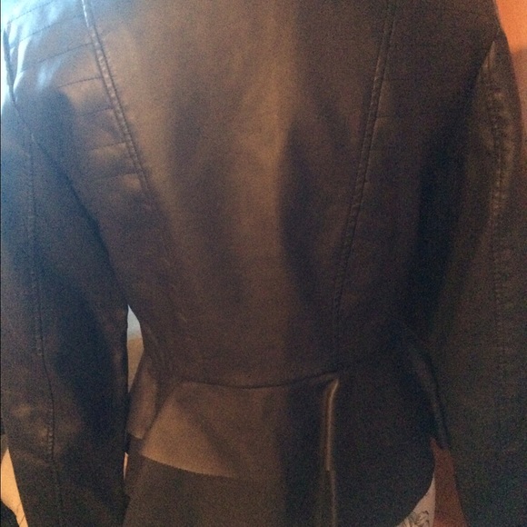 Really nice jacket with back detail - Picture 3 of 3