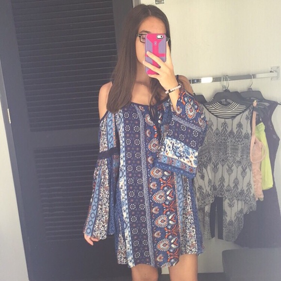 Hi! I'm Sara :) Meet your posher! - Picture 3 of 4