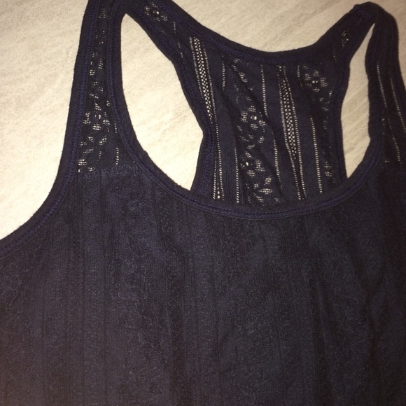 Hollister Razor Back - Picture 2 of 4