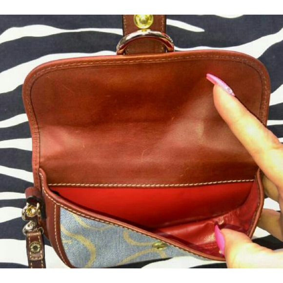 Dooney & Bourke Db Flap Wristlet Purse/Clutch Buck - image 2