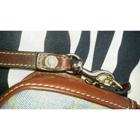 Dooney & Bourke Db Flap Wristlet Purse/Clutch Buck - image 3