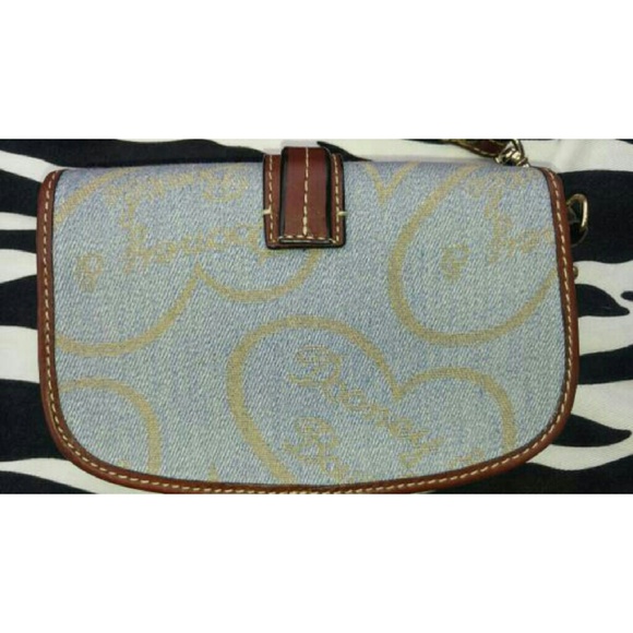 Dooney & Bourke Db Flap Wristlet Purse/Clutch Buck - image 4