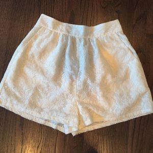 Aaron Ashe cream silk shorts size 2
