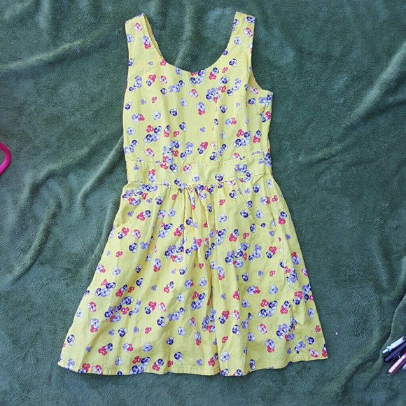 Summer dress with pockets by Tulle pinup yellow
