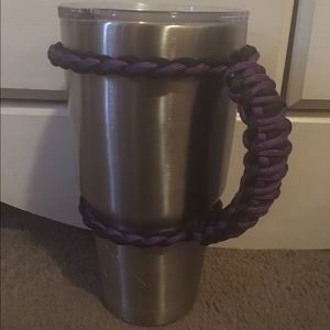 Paracord tumbler handle