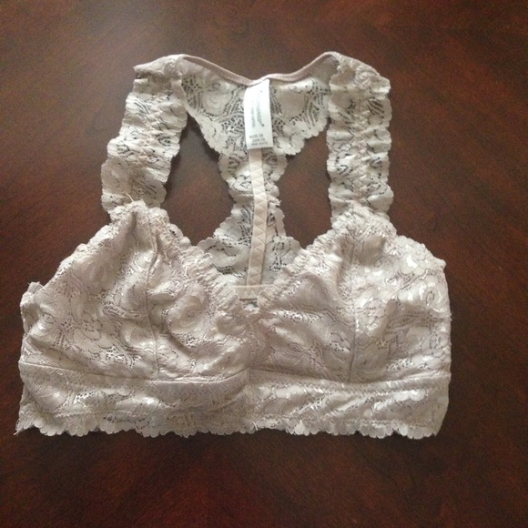 *NWOT* Nude bralette racerback style