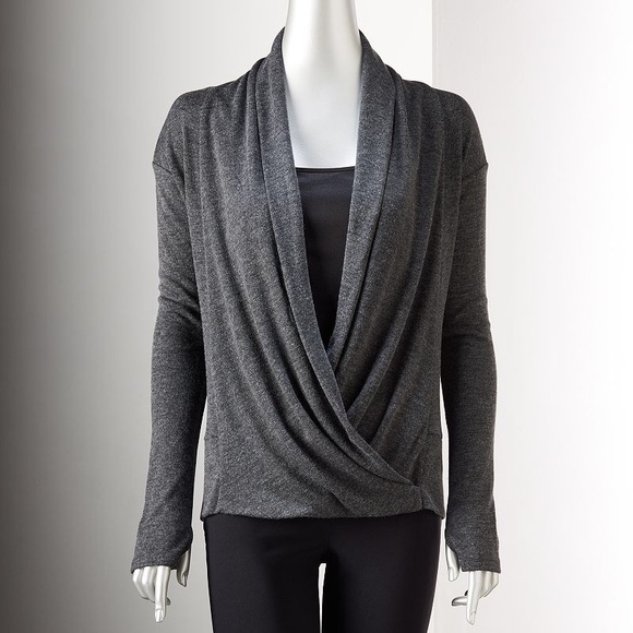 NWT Vera Wang Simply Breathe long sleeve