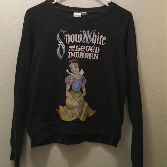 Snow White sweater