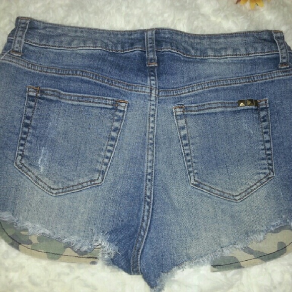 Denim Rhinestone Short - Picture 4 of 4