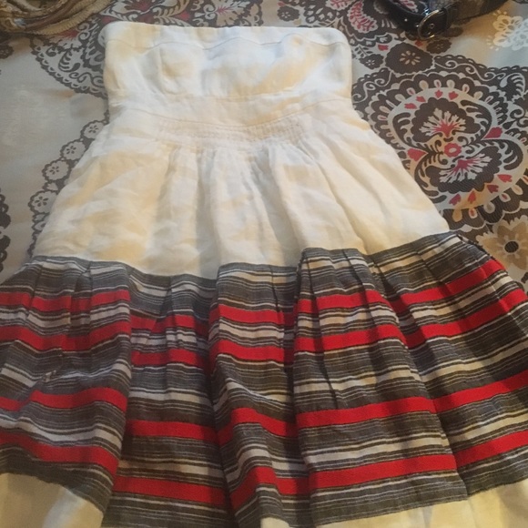 White Strapless Dress w/ Stripes. MAKE OFFERS.