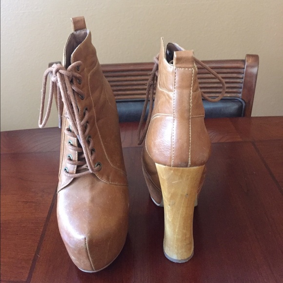 Tan Platform Boots - Picture 3 of 4