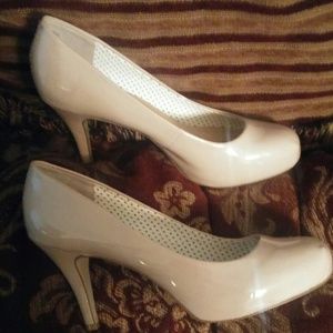 Madden Girl Nude platform pumps