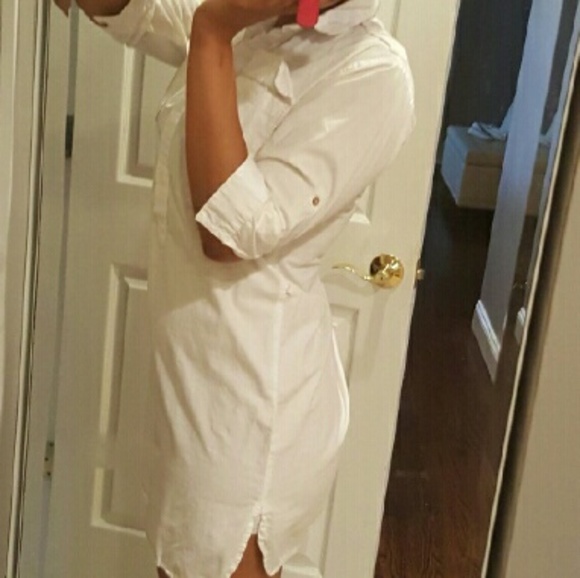White button down top - Picture 2 of 3