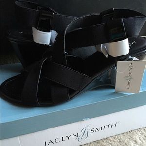 ⚫️ Strappy wedges ⚫️