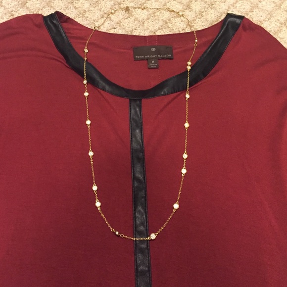 Burgundy tee with leather trim - Picture 2 of 2