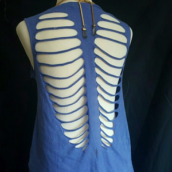 Super cute hi-low tank top