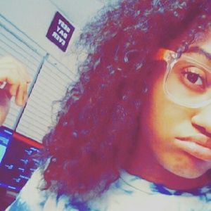 Meet your Posher, Karmen