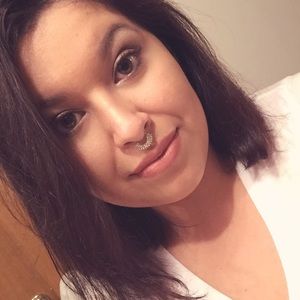 Meet your Posher, Roxana