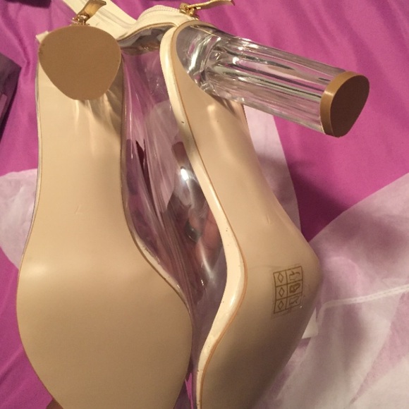 SOLDDDDDD Clear Perspex Boots - Picture 3 of 3