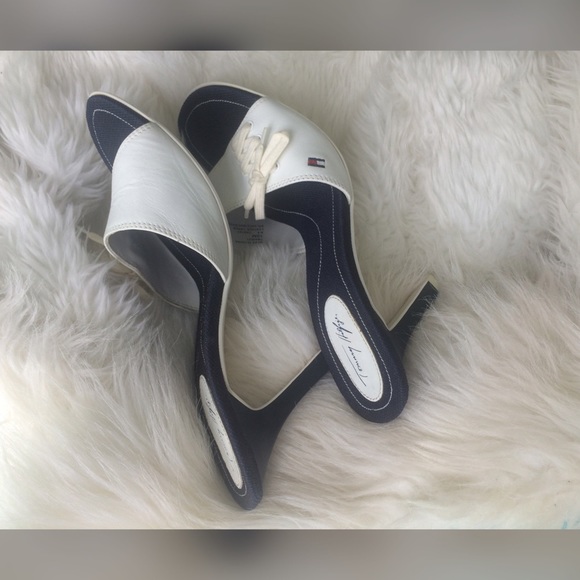 TOMMY HILFIGER SMALL HEELS