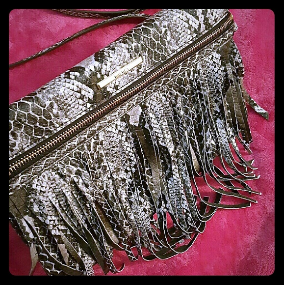 ~SnakeSkin/Fringe CrossBody Clutch Bag~