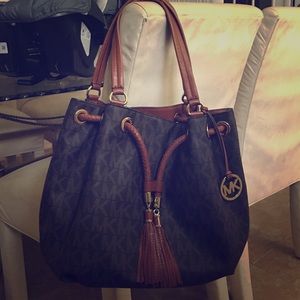 💜SOLD💜 Michael Kors purse 100% authentic