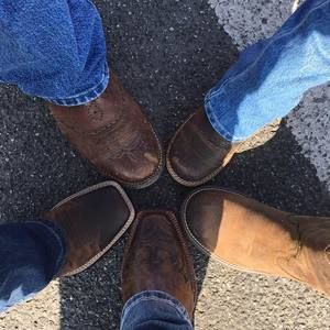 Meet your Posher, Laura